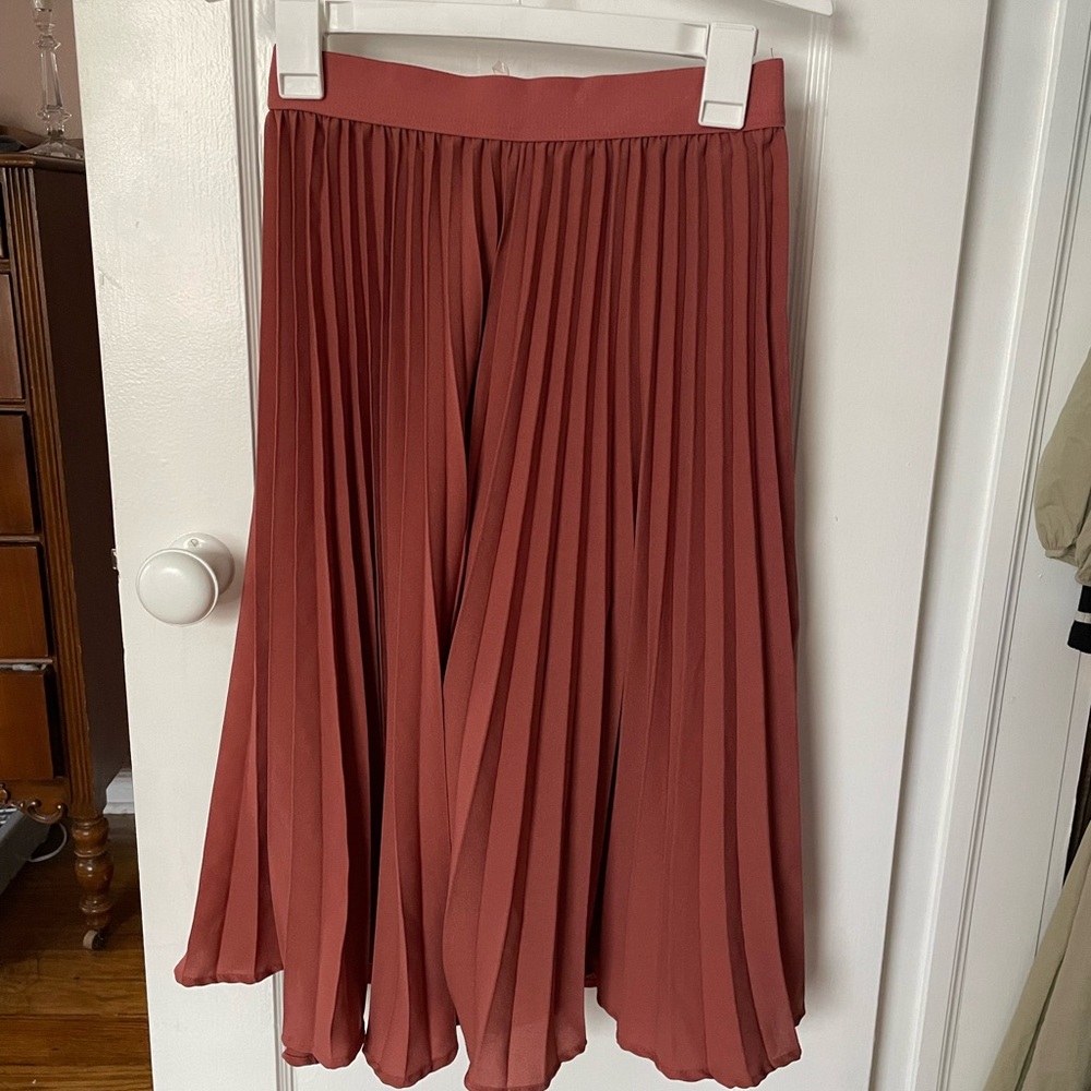 Midi pleated skirt